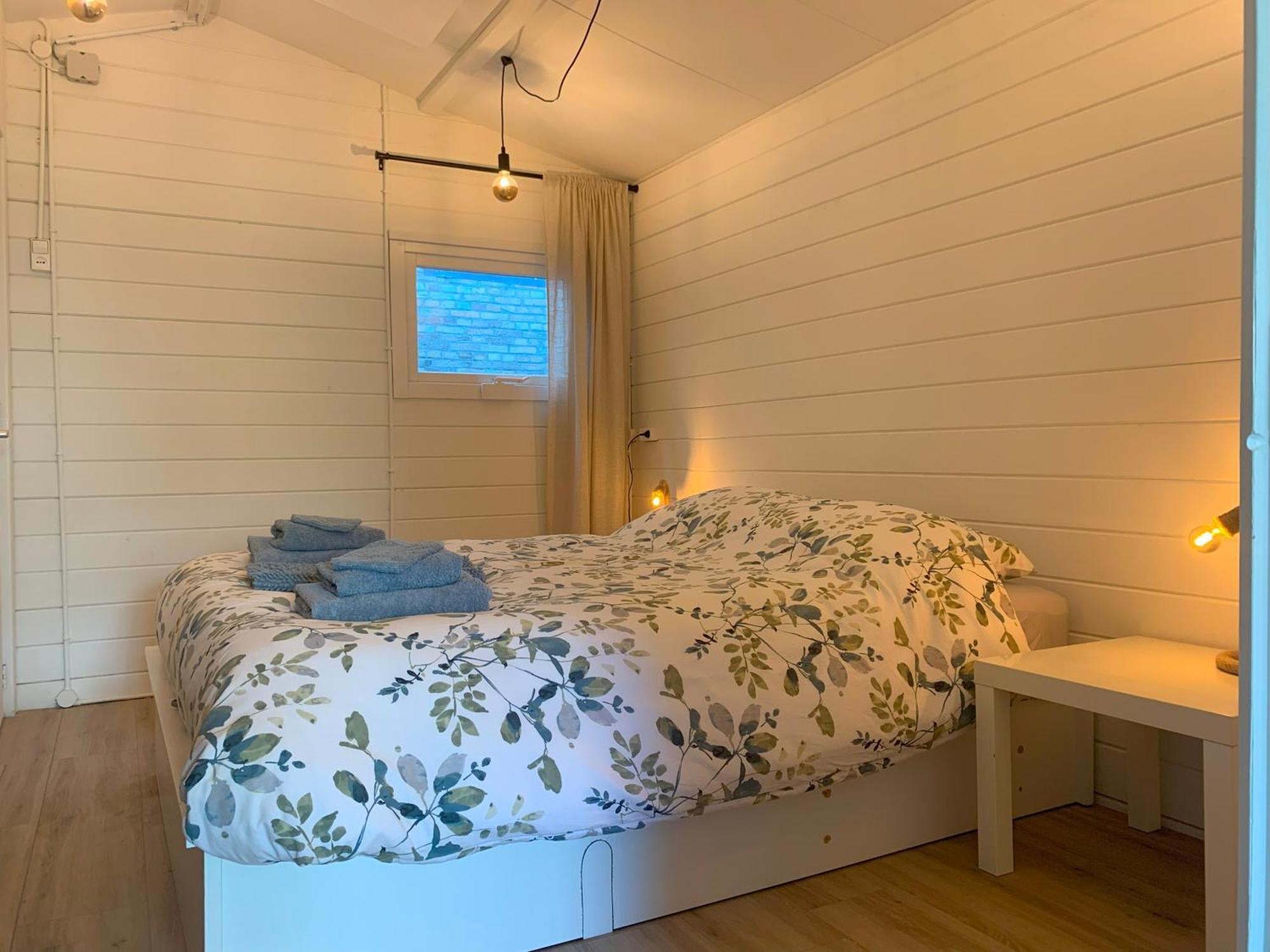 Tiny House Tussen De Grachten Sneek Exterior foto