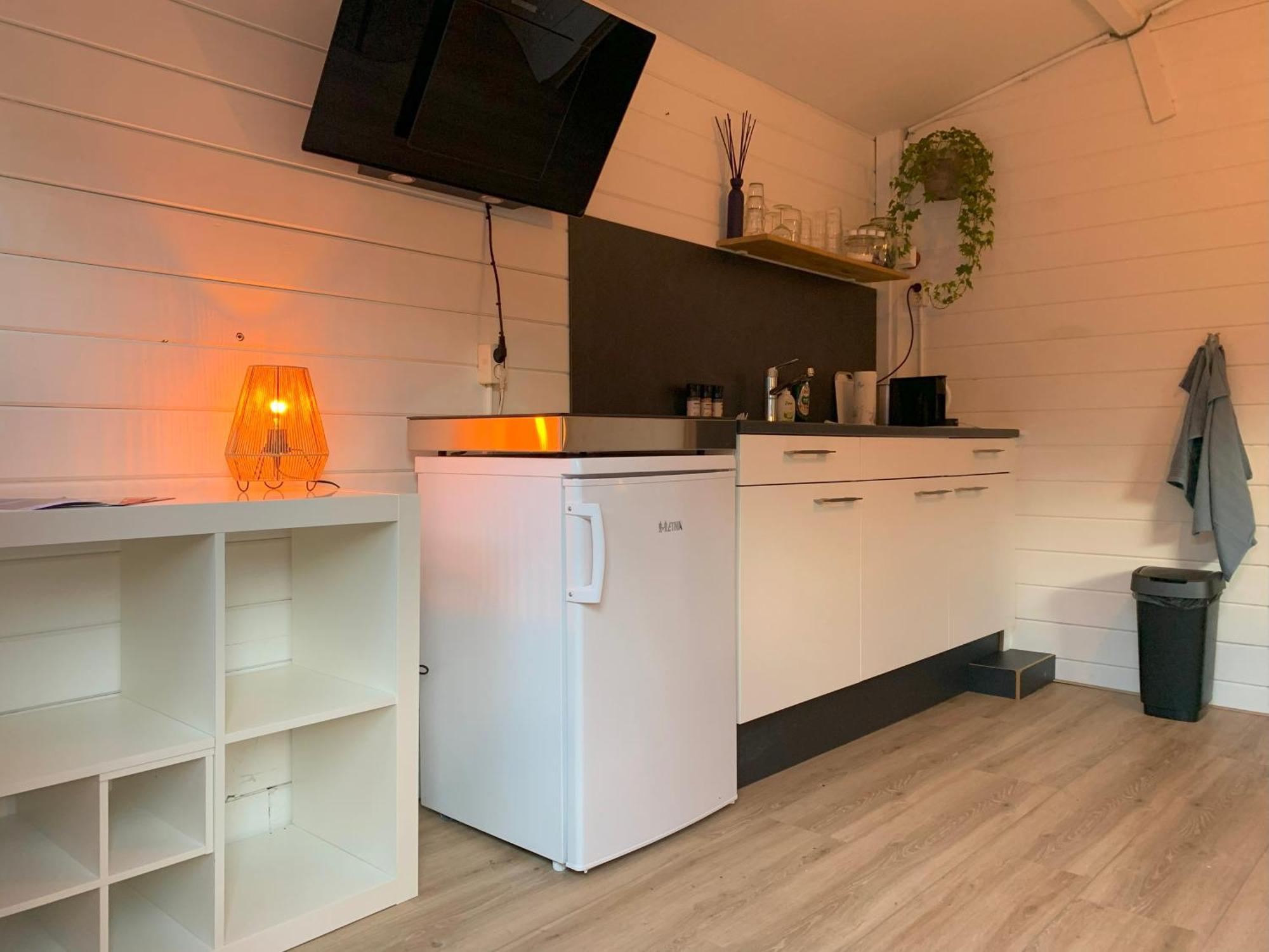 Tiny House Tussen De Grachten Apartamento Sneek Exterior foto